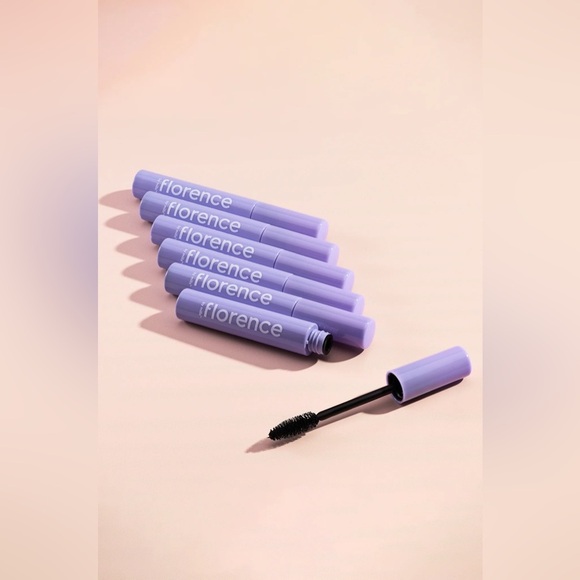 NIB Florence by Mills Built to Lash Mascara in Black - Picture 5 of 9